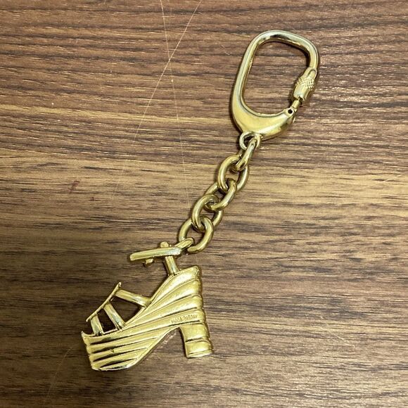 Salvatore Ferragamo Vintage Gold Tone Shoe Shaped Keyring or Bag Charm. - Picture 6 of 7